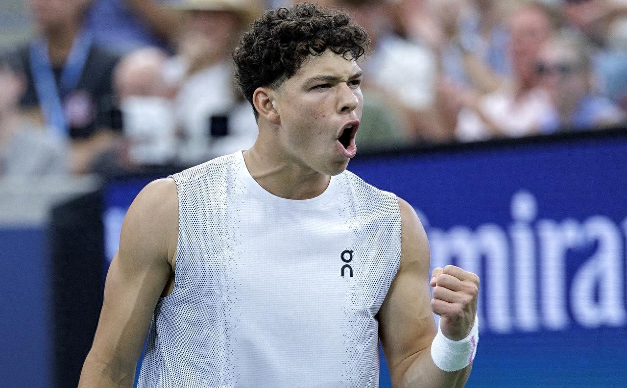 从萨拉赫在湖人比赛中赛况扑朔迷离到风云突变夏洛特黄蜂国际比赛日强势反弹，今晨印第安纳步行者调整名单以备德国杯的简单介绍