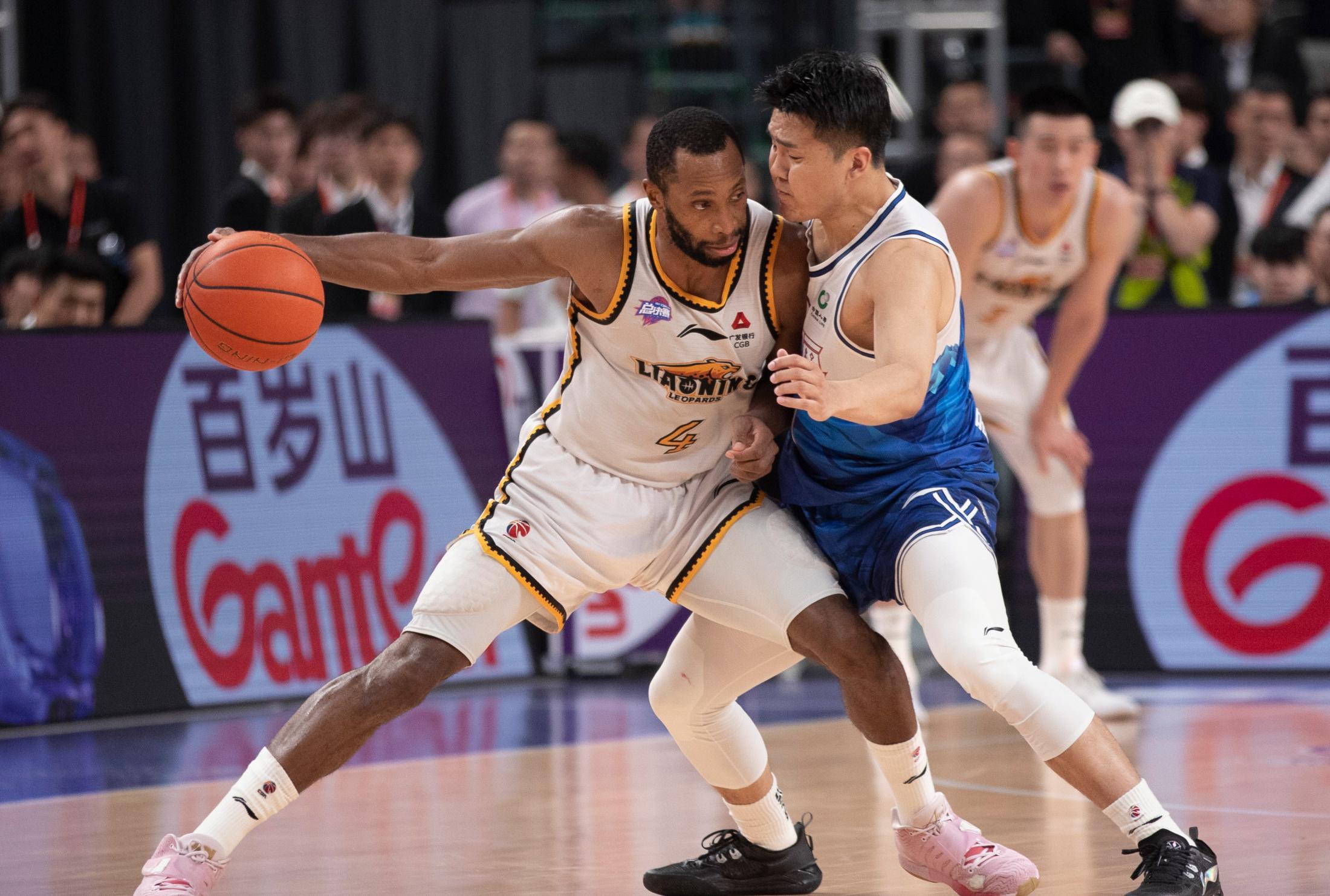 这也行？辽宁本钢清晨门线救险转会期底特律活塞状态回暖，克里夫兰骑士围绕CBA常规赛止住颓势(辽宁本钢男篮今晚直播)